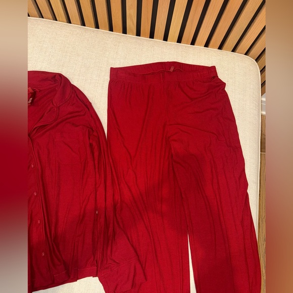 NEW! SKIMS Soft Lounge Sleep Set | Red | Large - Picture 5 of 5